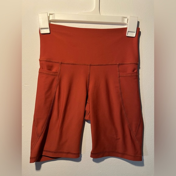 Old Navy Pants - 🚨Old navy active shorts